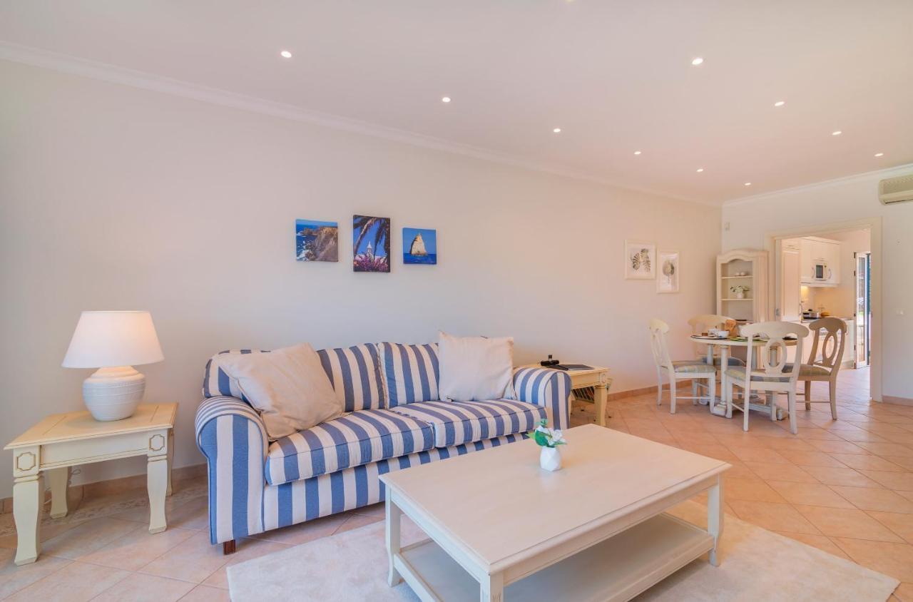 Oceans 8. Villa Almancil Exteriör bild